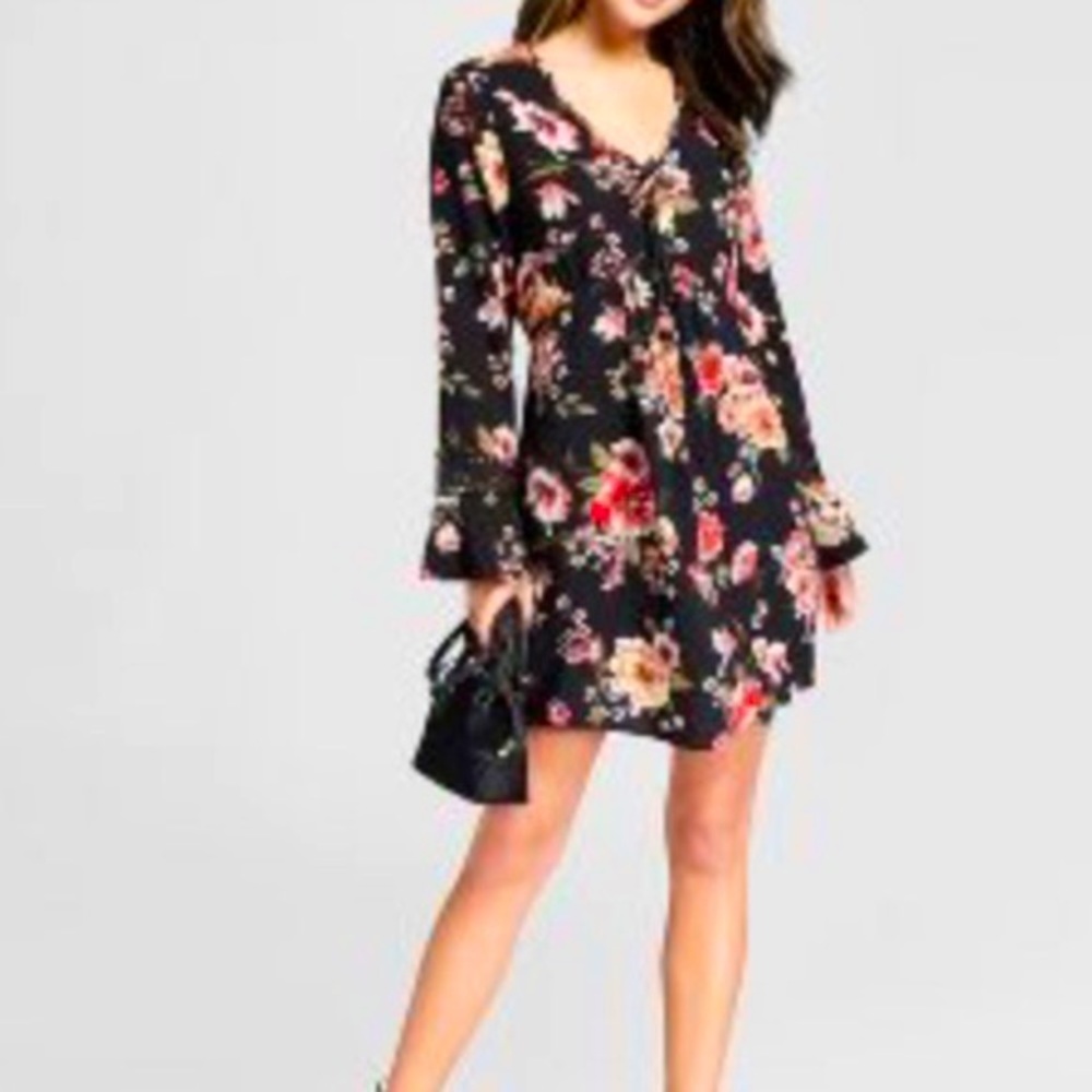 Black Floral Bell-sleeve Dress